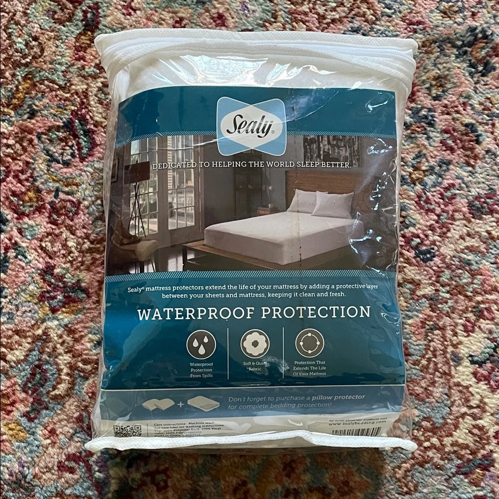 Sealy Waterproof Fitted Mattress Protector - White